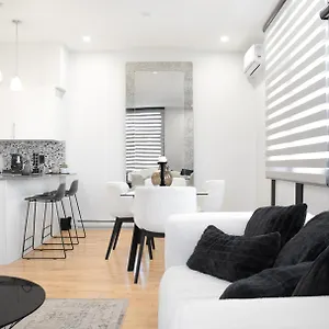 Appartement Chic 1-bedroom Retreat In Montreal's Vibrant Plateau Mont-royal Area - 3, Montréal