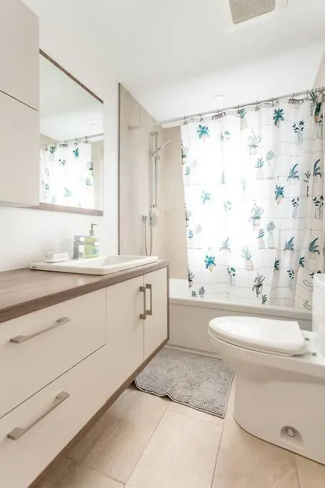 Free Parking, Beautiful 4 1/2- 2 Bedroom Apartment Montréal 0*,